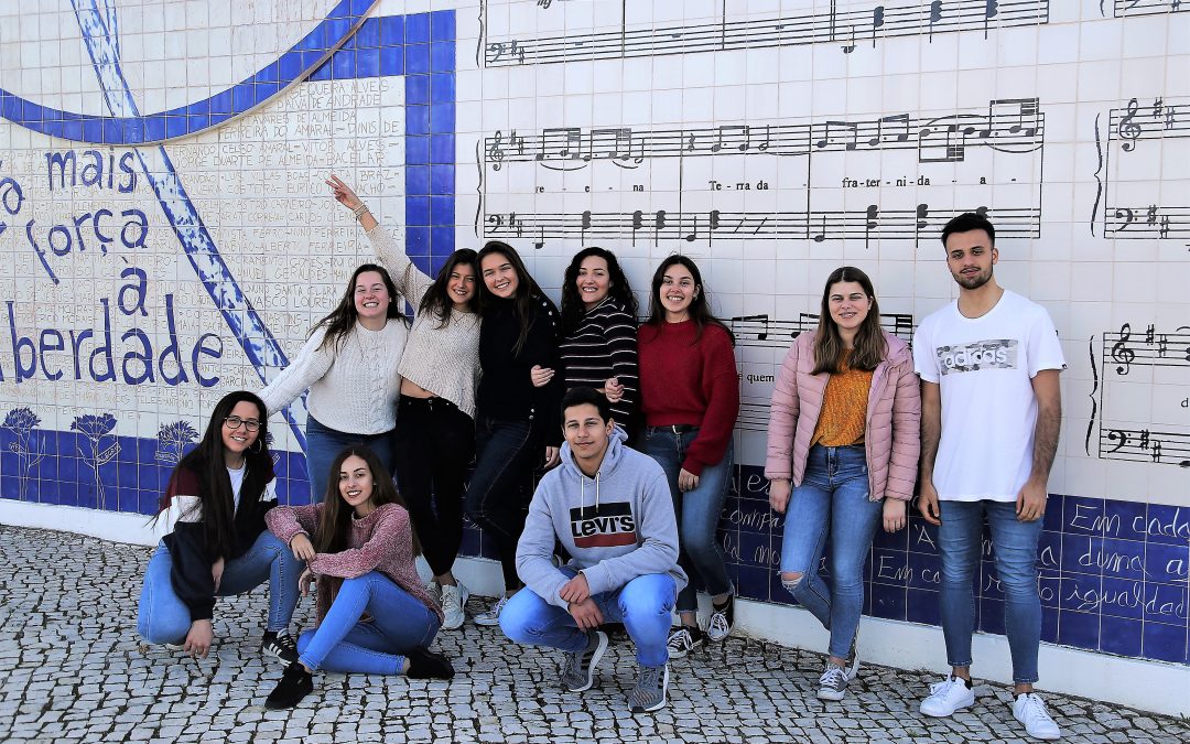 OS JOVENS EM PORTUGAL